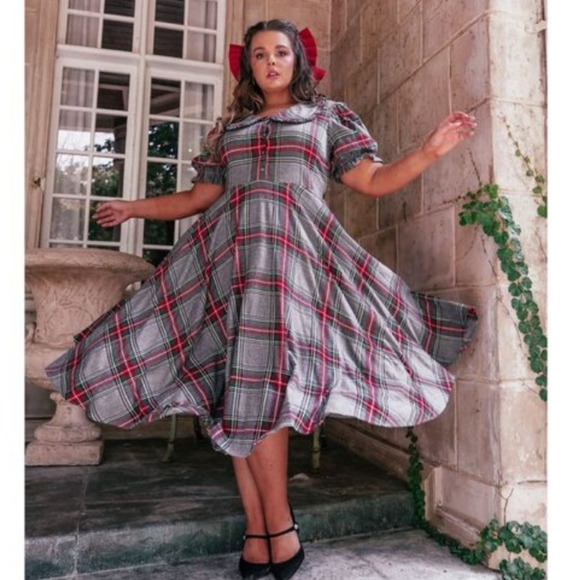 JessaKae Dresses & Skirts - NWT Jessakae Heidi Plaid Large Peter Pan Collar Midi Dress Gray Flannel Smocked
